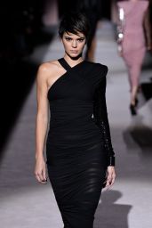 Kendall Jenner Walks Tom Ford Spring Summer 2018 Show – NYFW in NYC 09/06/2017