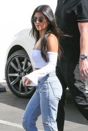 Kourtney Kardashian Casual Style - Outside a Studio in LA 09/11/2017