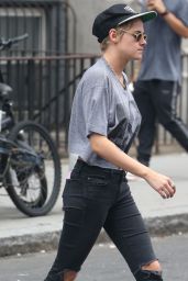 Kristen Stewart Street Style - New York 08/31/2017