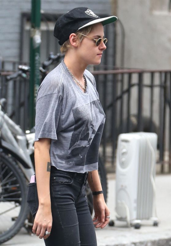 Kristen Stewart Street Style - New York 08/31/2017