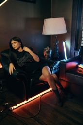 Kylie Jenner - Kendall+Kylie DropThree Collection 2017