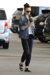 Lily Collins - Stops for a Smoothie in Beverly Hills 09/06/2017