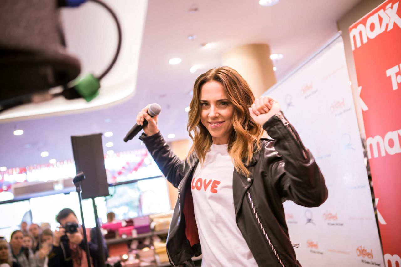 Melanie C - Performs at World Childrens Day in Berlin, Germany 09/19 ...