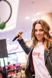 Melanie C - Performs at World Childrens Day in Berlin, Germany 09/19/2017