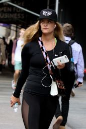 Nina Agdal - Hits the Gym in NYC 09/11/2017