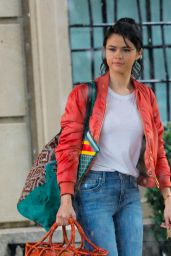 Selena Gomez - Film Under the Rain at Movie Set in New York 09/20/2017