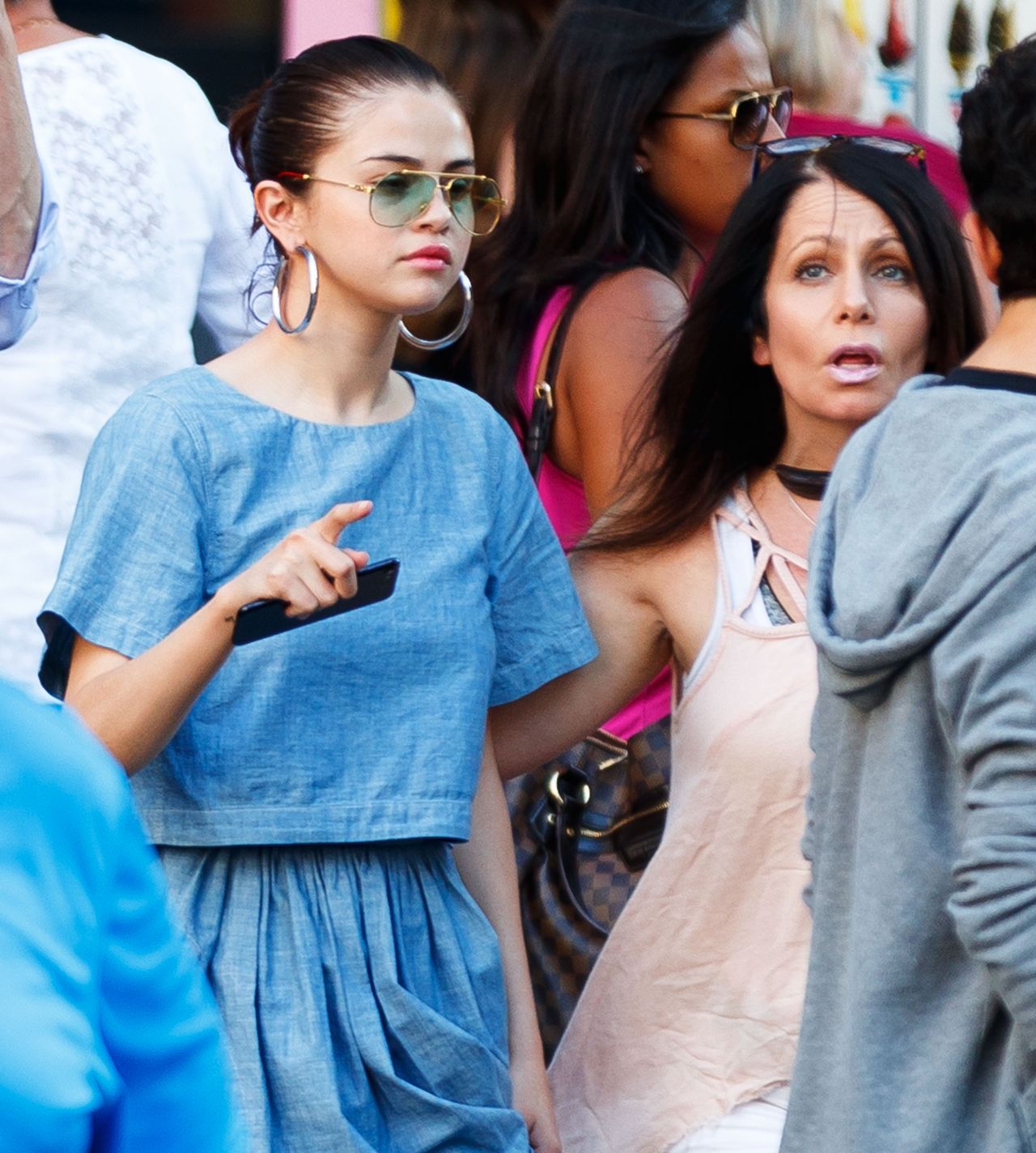 Selena Gomez - Visits 9/11 Memorial in New York 09/24/2017 • CelebMafia