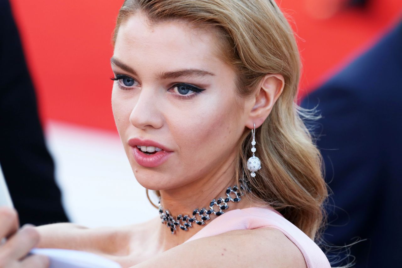 Stella Maxwell - "Mother!" Premiere at the Venice Film Festival 09/05