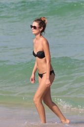 Yana Dubnik in a Black Bikini at the Beach in Miami Beach 09/18/2017
