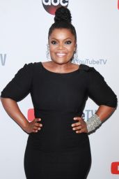 Yvette Nicole Brown & Kimberly Hebert Gregory – YouTube TV & ABC Tuesday Block Party in NYC 09/23/2017