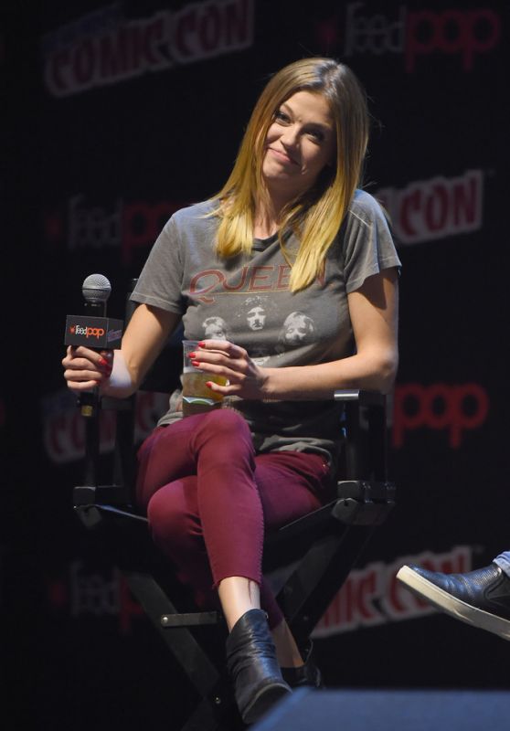 Adrianne Palicki - The Orville Panel at NY Comic Con 10/06/2017