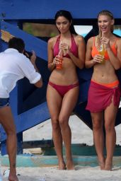 Ambra Battilana Poses in a Bikini on Miami Beach 10/09/2017