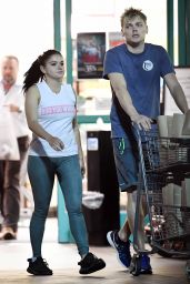 Ariel Winter - Shopping for Groceries in Studio City 10/11/2017