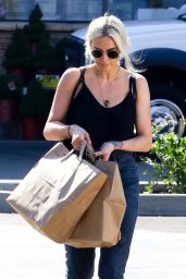 Ashlee Simpson Casual Style - Shopping at Ralph