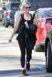 Ashlee Simpson - Leaving the Gym in Studio City 10/23/2017