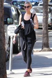 Ashlee Simpson - Leaving the Gym in Studio City 10/23/2017