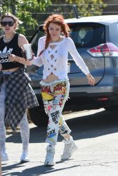 Bella Thorne Style - Out in Los Angeles 10/06/2017