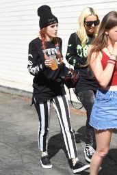 Bella Thorne Urban Outfit - LA 10/07/2017 