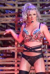 Britney Spears - Performing at Planet Hollywood in Las Vegas 10/11/2017 