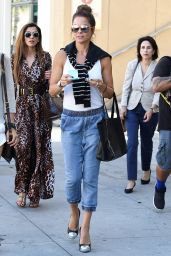 Brooke Burke Casual Style - Cafe Gratitude in Beverly Hills 10/05/2017