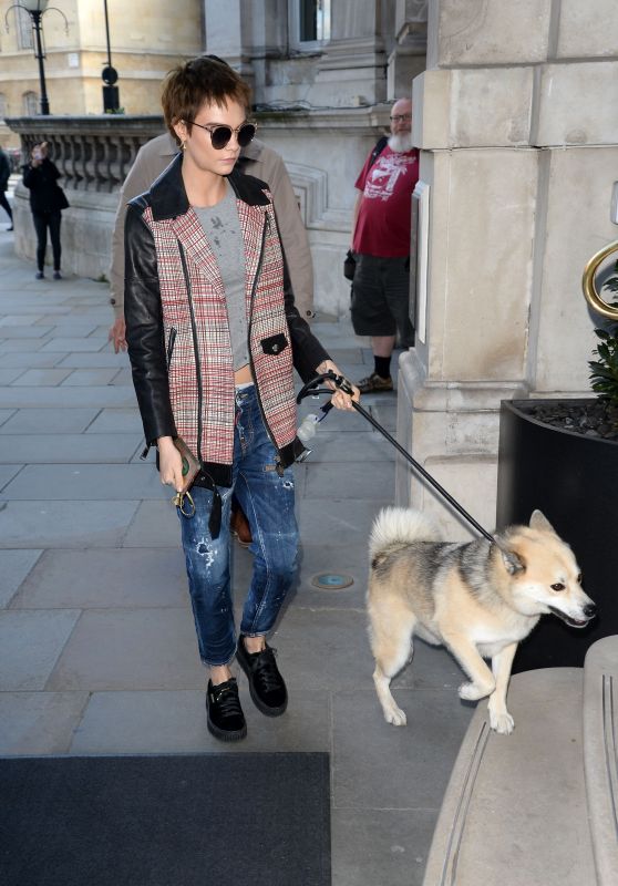 Cara Delevingne Chic Street Style - Arrives at Her Hotel in London 10/05/2017