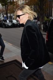 Cate Blanchett at the Four Seasons Hotel in Paris 10/02/2017