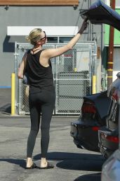Charlize Theron in Gim Ready Outfit - Leaves Her Yoga Class in West Hollywood 10/15/2017