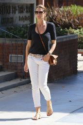 Cindy Crawford Cute Style - Out in Santa Monica 10/16/2017