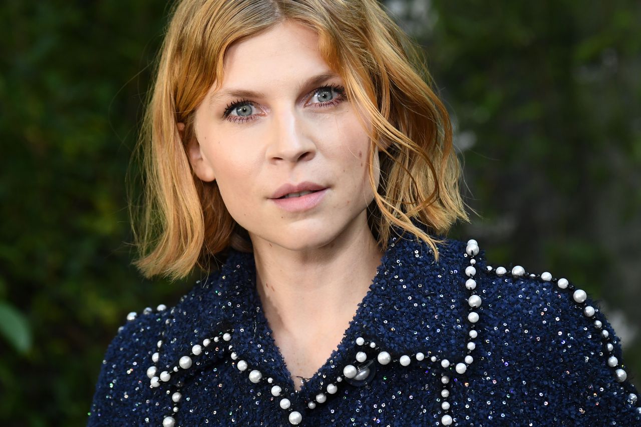 Clemence Poesy – Chanel Fashion Show, PFW in Paris 10/03/2017 • CelebMafia