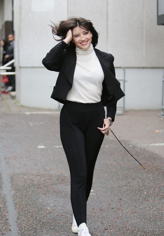 Daisy Lowe Showing Off Her Style - London 10/10/2017
