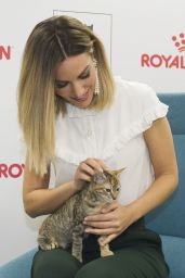 Edurne Garcia Almagro - "Curiosity Saved the Cat" Photocall in Madrid