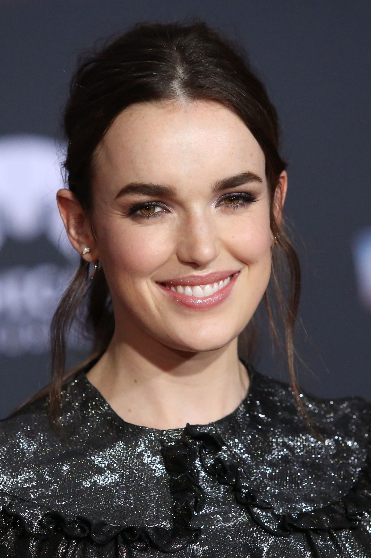 Download Elizabeth Henstridge Pictures - Yury Gallery