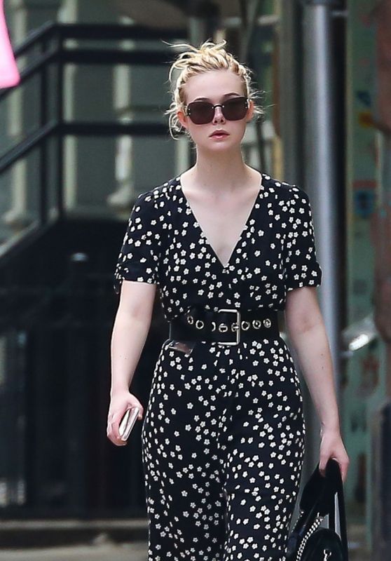 Elle Fanning - Out in NYC 10/08/2017