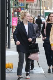 Elle Fanning Street Style - Shopping With Friends in NYC 09/30/2017
