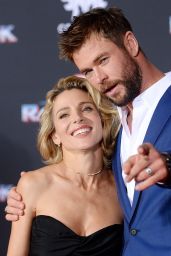 Elsa Pataky and Chris Hemsworth – “Thor: Ragnarok” Premiere in Los Angeles 10/10/2017