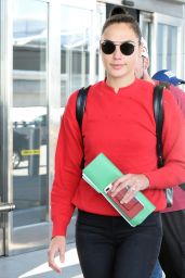 Gal Gadot in Travel Outfit - JFK Airport in New York 10/01/2017