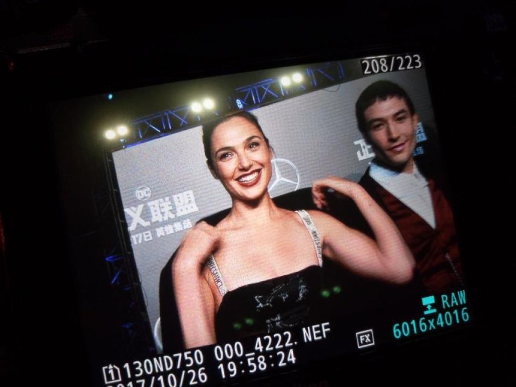 Gal Gadot - "Justice League" Premiere in Beijing • CelebMafia