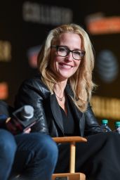 Gillian Anderson - "The X-Files" Presentation & Panel at New York Comic-Con 10/08/2017