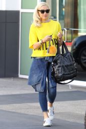 Gwen Stefani Street Style - Leaving a studio in Los Angeles 10/23/2017