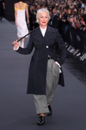 Helen Mirren Walks L’Oreal Show, PFW in Paris 10/01/2017