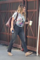 Hilary Duff at Zinque Cafe in West Hollywood 10/27/2017