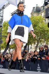 Irina Shayk Walks L’Oreal Show, PFW in Paris 10/01/2017
