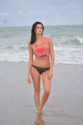 Isabeli Fontana Shows Off Her Bikini Body in Maragogi Beach 10/22/2017