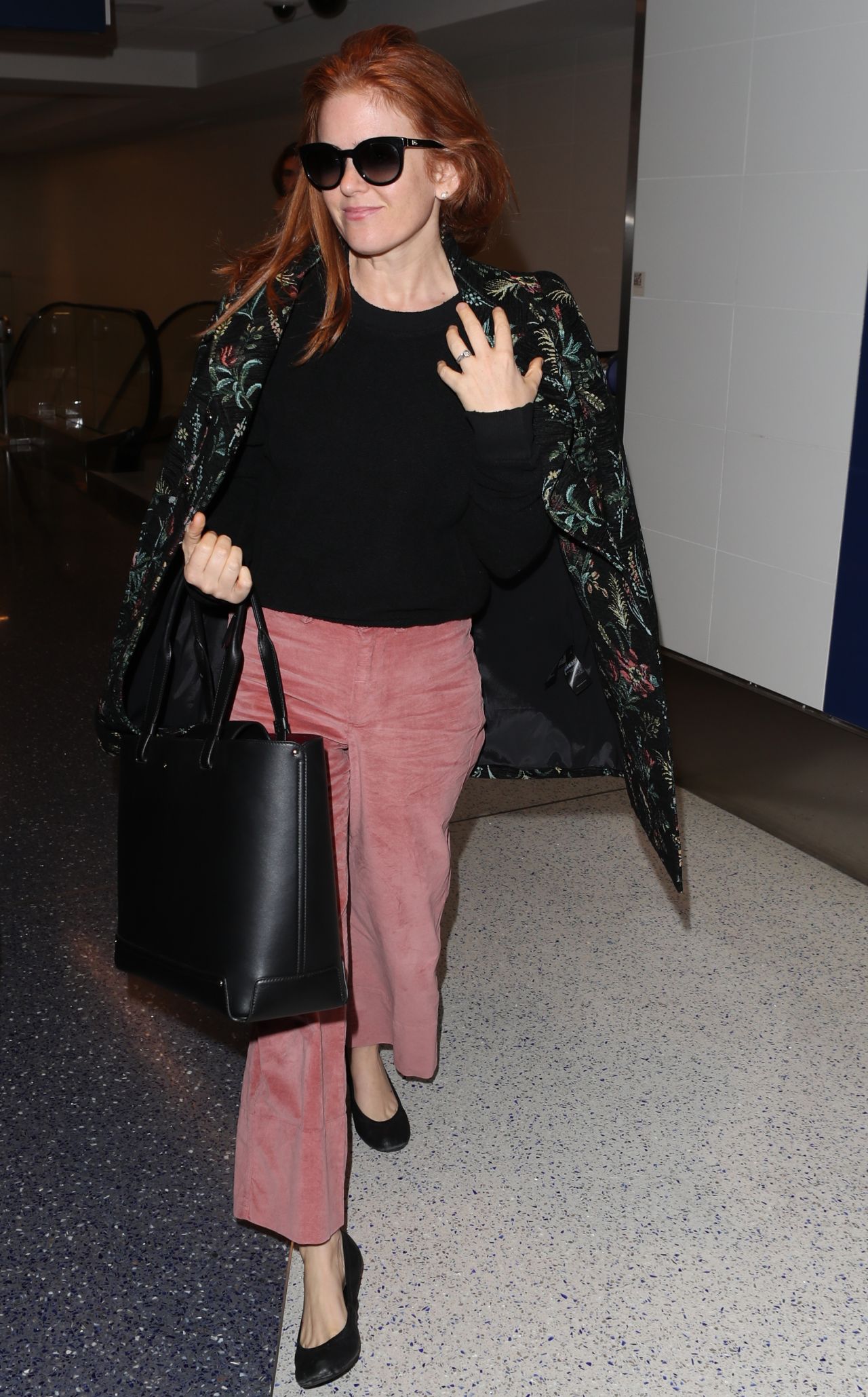 Isla Fisher in Comfy Travel Outfit at LAX Airport in Los Angeles