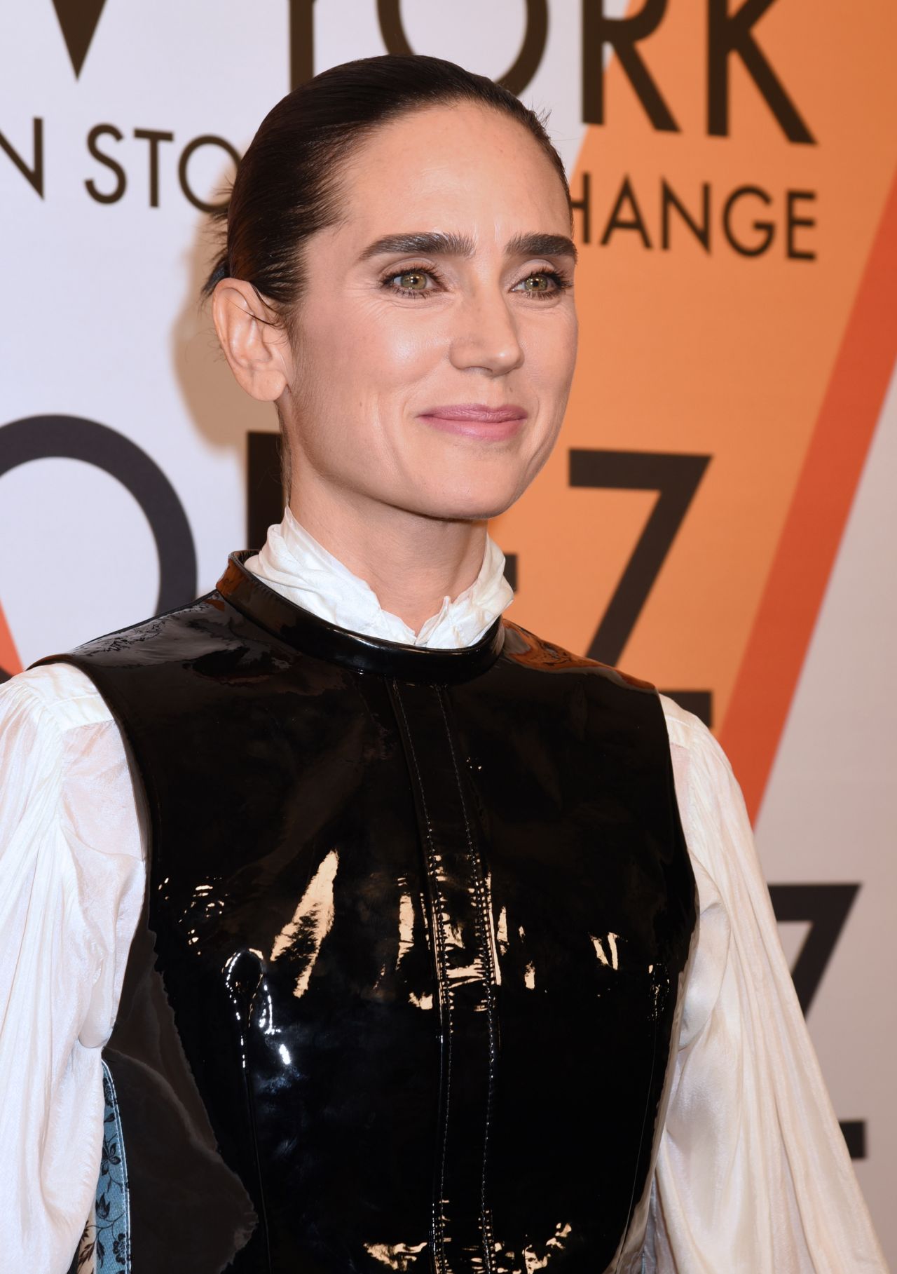 Getting Ready for Louis Vuitton With Jennifer Connelly – WWD