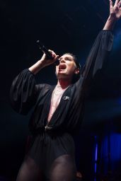 Jessie J - Performing Live on Stage in London