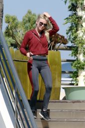 Julianne Hough at Tender Greens in Burbank 10/11/2017
