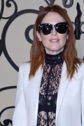 Julianne Moore – Givenchy Fashion Show in Paris, PFW 10/01/2017
