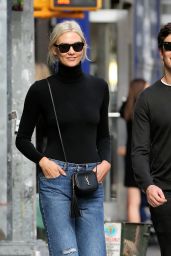 Karlie Kloss and Joshua Kushner - Out in NYC 10/23/2017