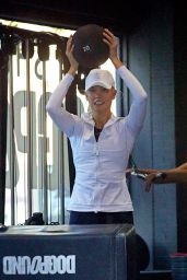 Karlie Kloss Work Out In Style - NYC 10/19/2017